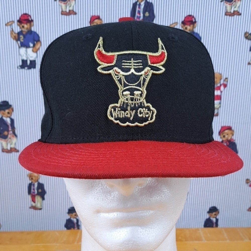 Chicago Bulls New Era Windy City stitched logo black basketball snapback hat